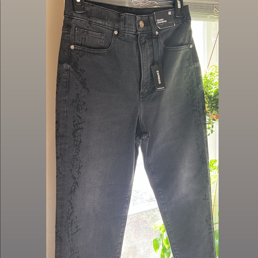 *NEW W/ TAGS* Express Size 4: Black Jeans w/ Snake print design